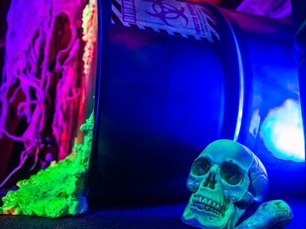 024-Halloween_UV_Black_light